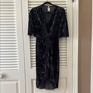 Kaylyn Shop small shop boutique velour dress NWT size medium